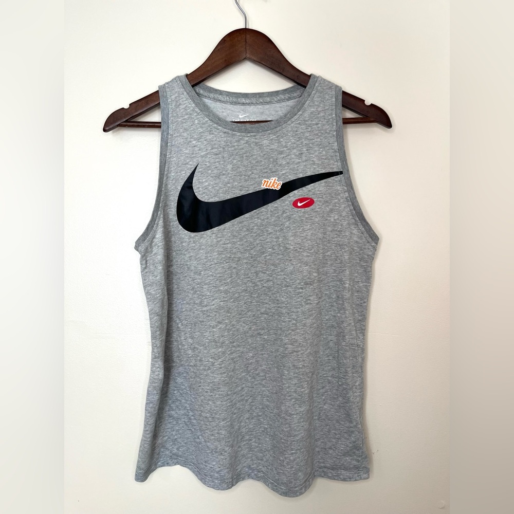NIKE Dri Fit Logo Women’s Racerback Style Tank Relaxed Fit |‎ Medium